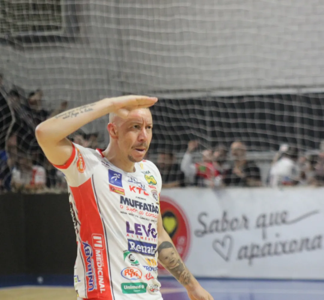 Carlão segue na Serpente Tricolor