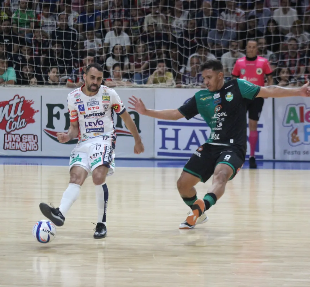 Zequinha segue no Cascavel Futsal