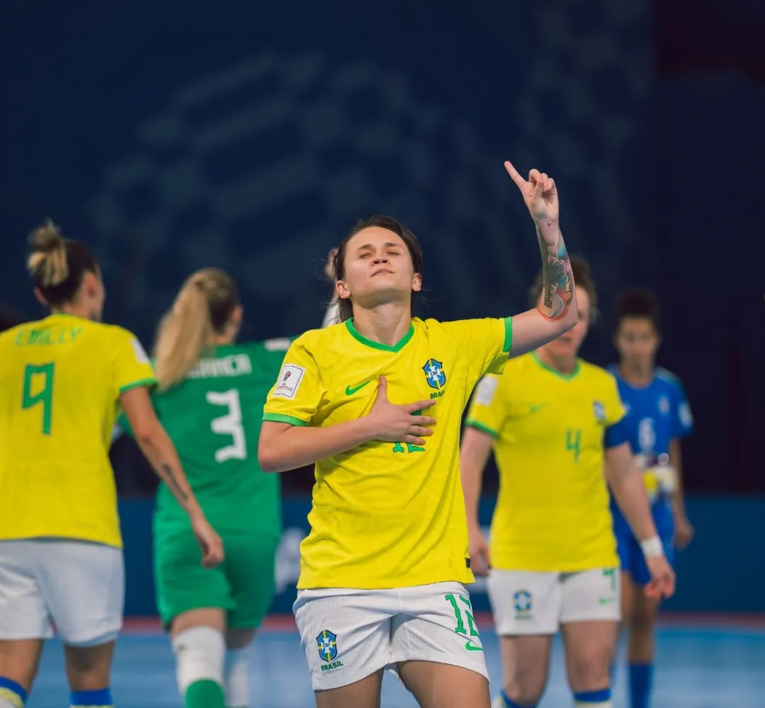 Amandinha é destaque do Brasil