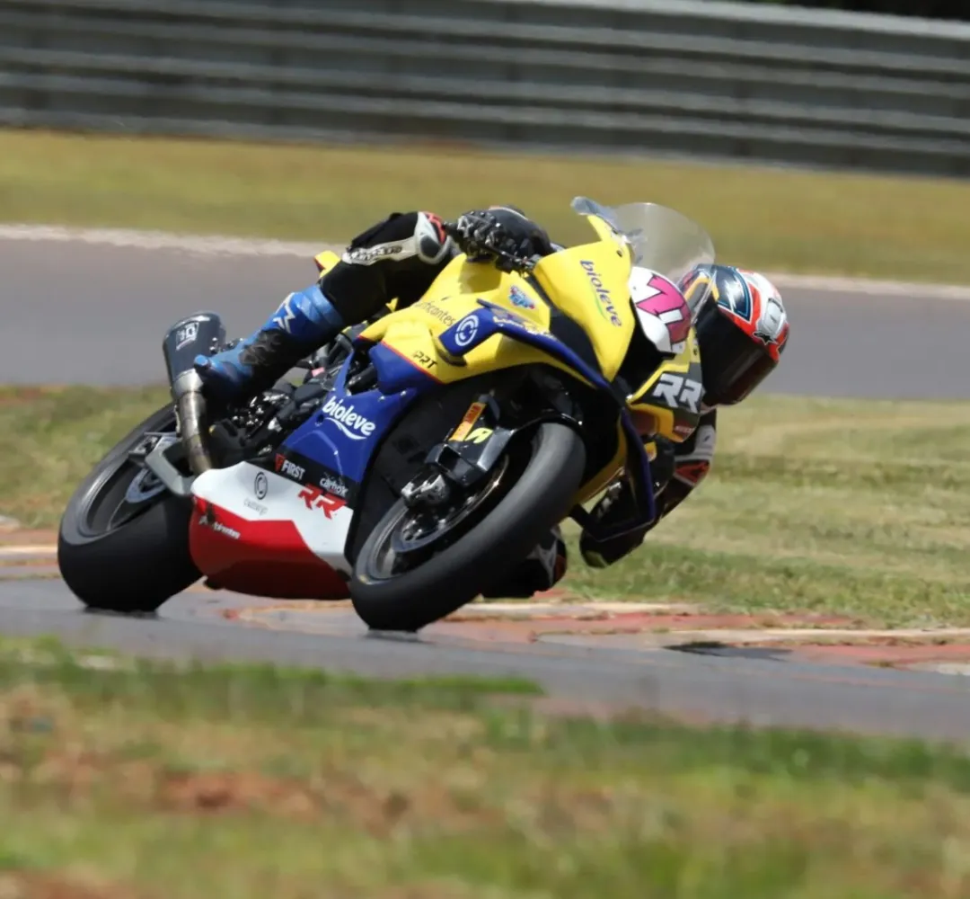 Domingo com decisões na pista