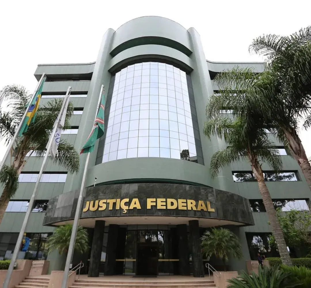 PF faz buscas na 13º Vara de Justiça em Curitiba