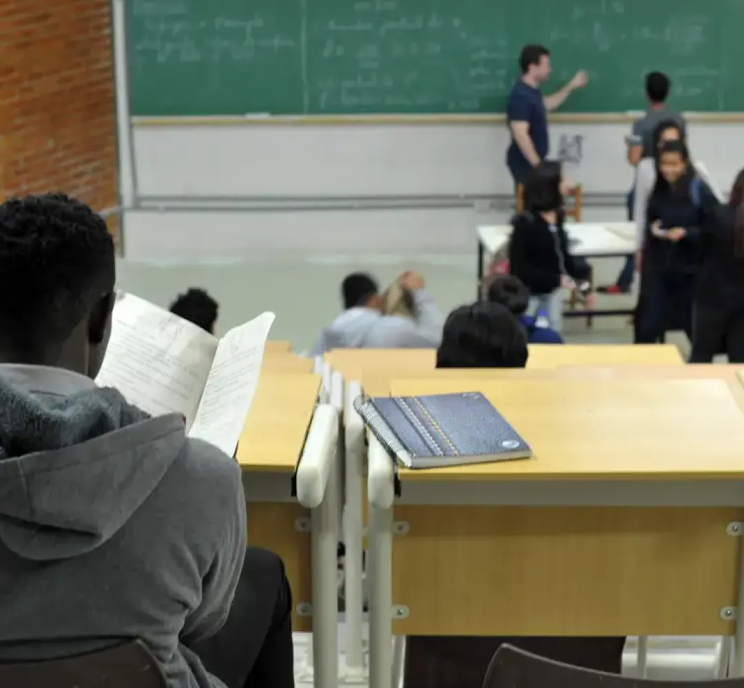 negro em sala de aula