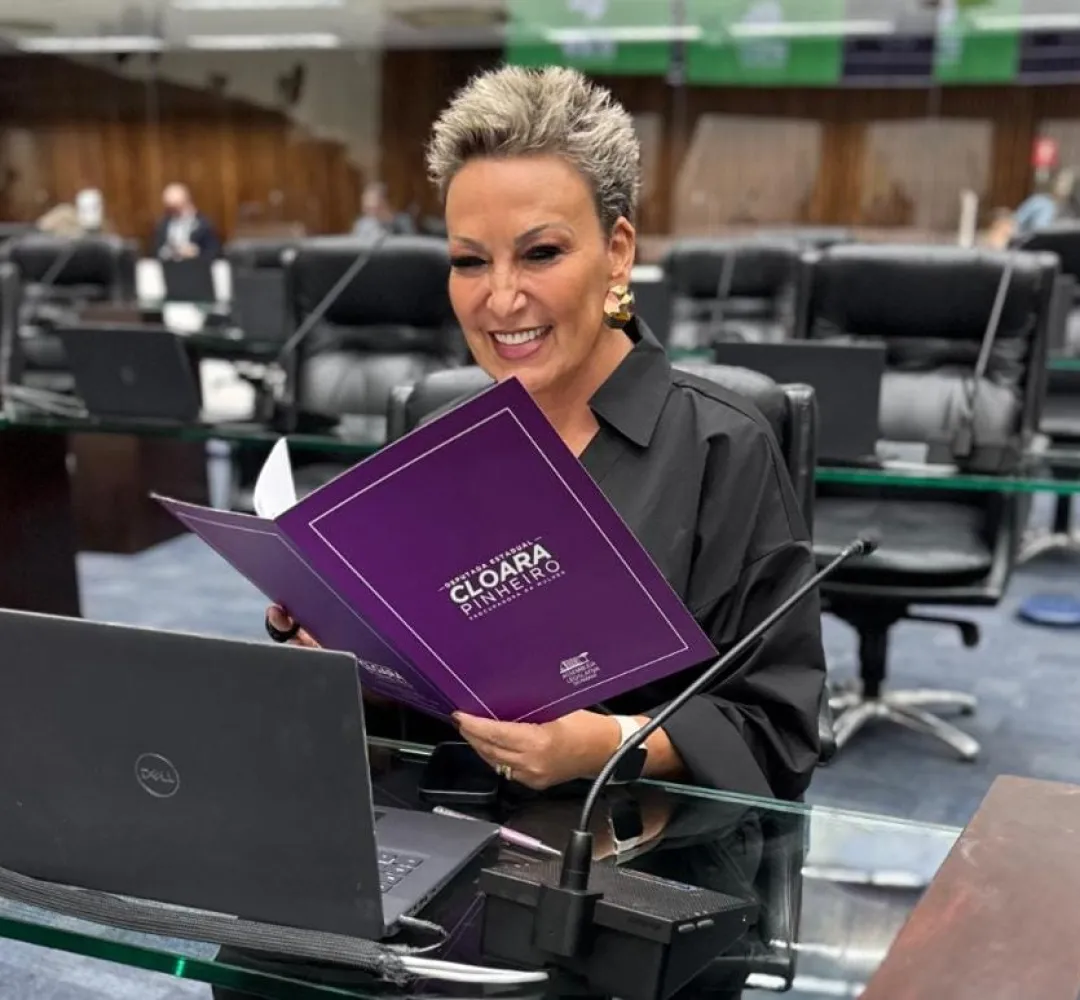 Cloara a frente da Procuradoria da Mulher