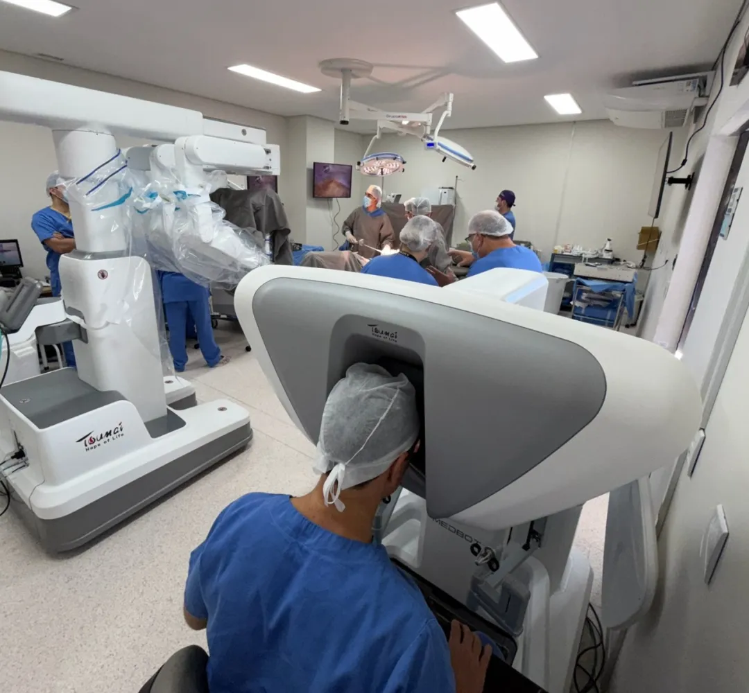 cirurgia com robô em Foz