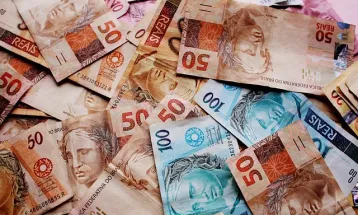 Governo aguarda decisão dos EUA para definir resposta a novo tarifaço