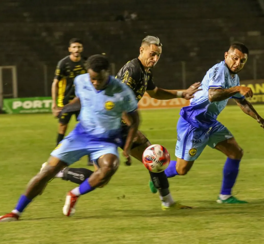 O Cascavel empatou em casa