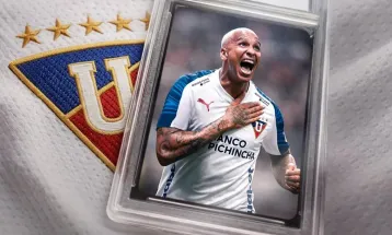 Deyverson acerta com a LDU