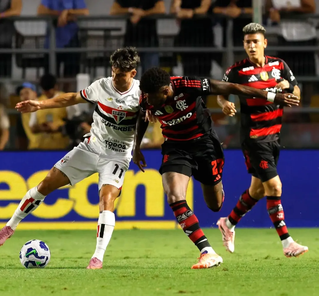 O São Paulo encara o atual campeão