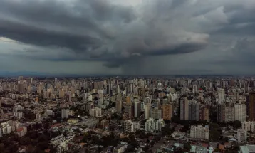 Alerta de tempestades coloca 69 cidades do Paraná em situação de perigo neste sábado
