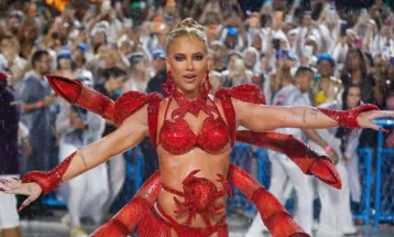 Virginia é vaiada e enfrenta perrengues em estreia como rainha da Grande Rio