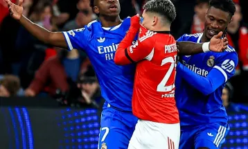 Prestianni recebe críticas de Henry, Seedorf e Luisão após ser acusado de racismo