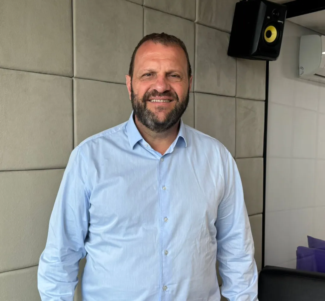 Rogério Carboni se projeta para eleições 2026