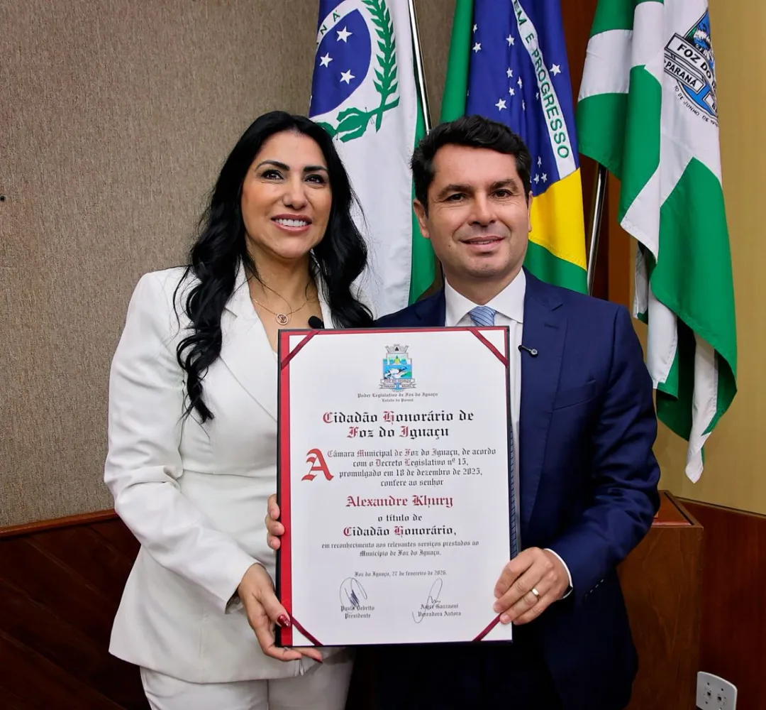 Curi recebe título de Cidadão em Foz
