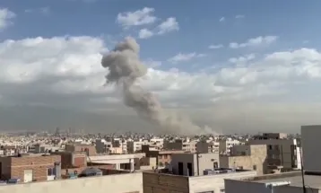 EUA e Israel atacam Irã; Teerã reage com mísseis e tensão se espalha pelo Oriente Médio