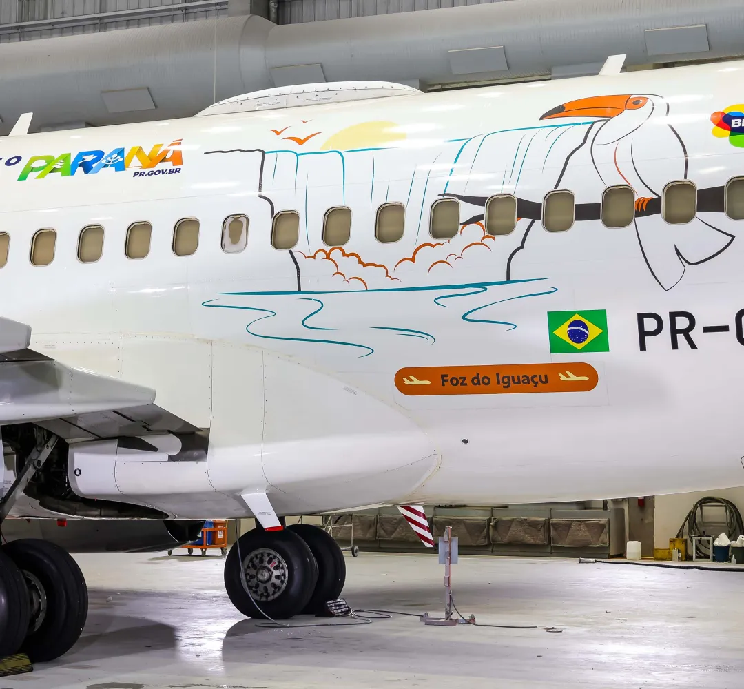 Avião recebe destaque das Cataratas do Iguaçu