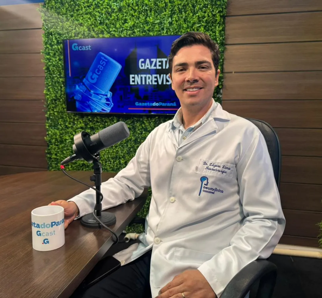 Dr Lázaro  auxiliou na aplicação de Polilaminina