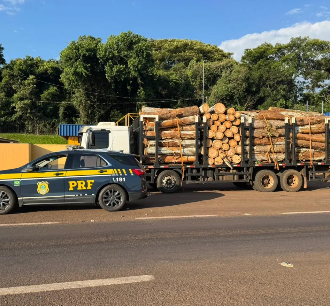 Caminhão com excesso de carga