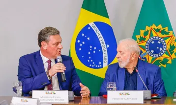 Guerra no Oriente Médio suspende agenda de Lula nos EUA e afeta saída de Fávaro do ministério