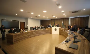 “Vai ficar feio para o Conselho”, diz Jacovós após falta de quórum adiar depoimento de Renato Freitas na Alep