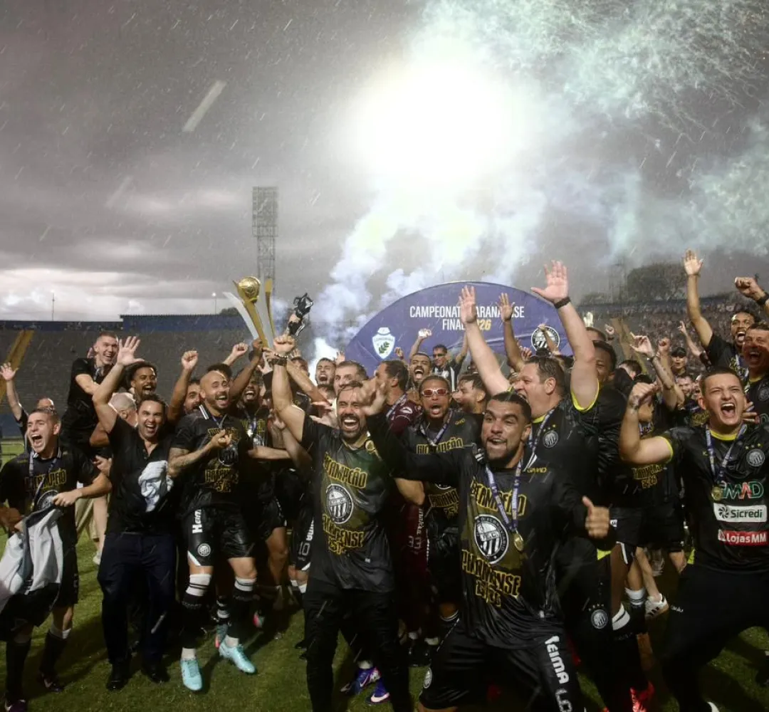 O Fantasma comemorou o tri