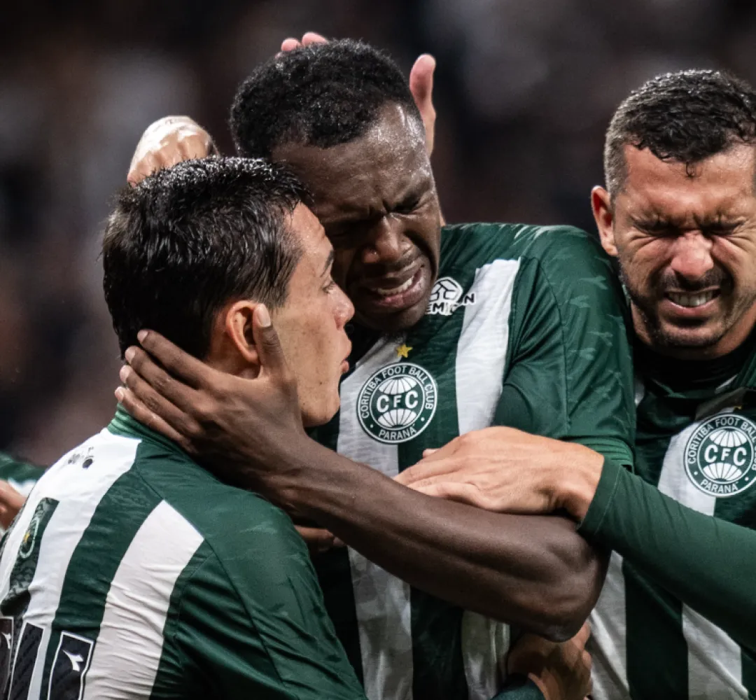 Jacy marcou para o Coxa contra o Timão