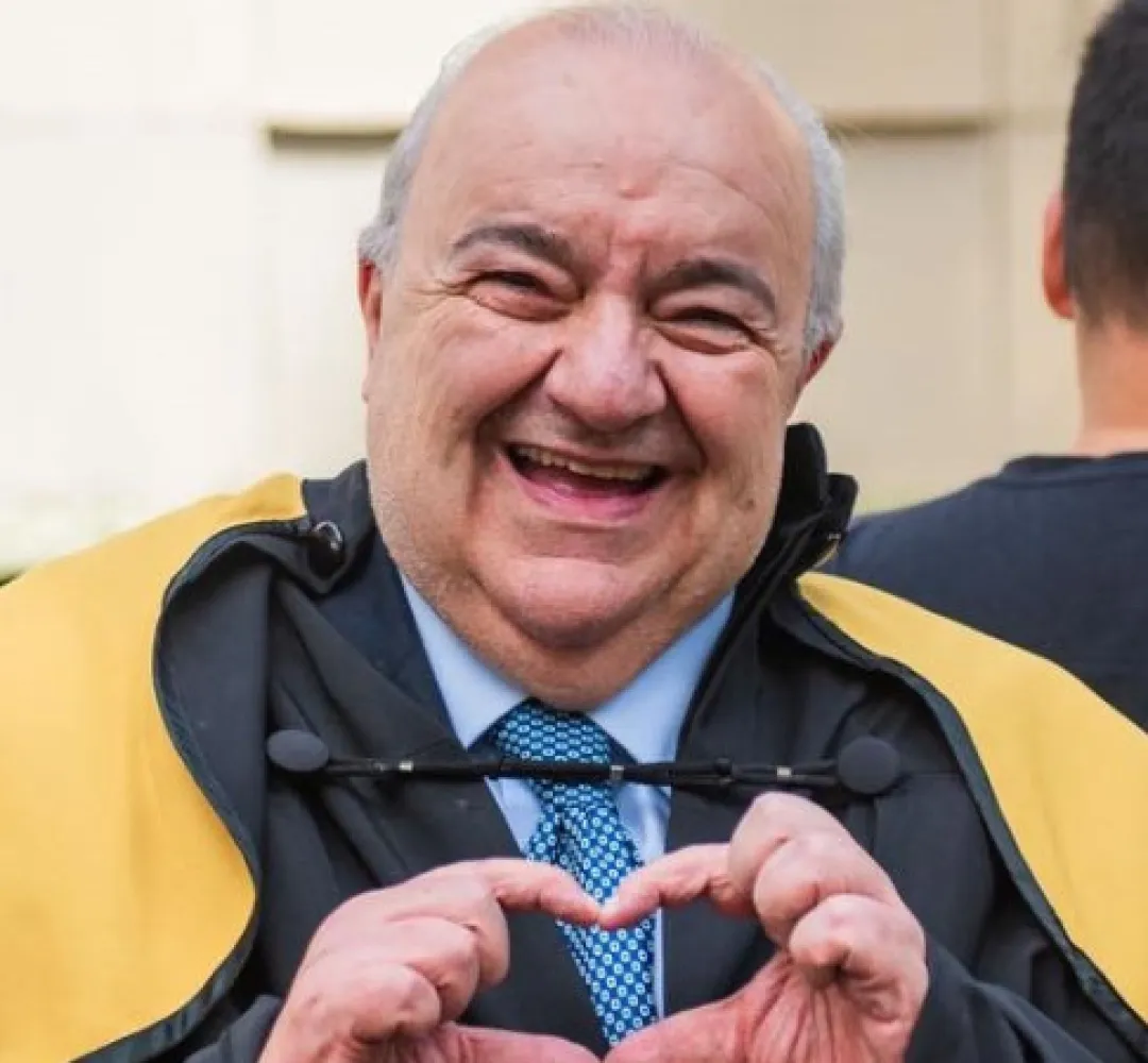 Greca recebe título na PUC