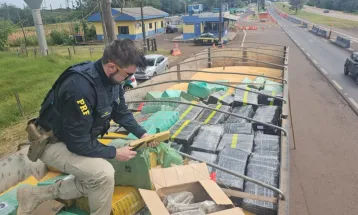 PRF faz a maior apreensão de maconha da história do Brasil na BR-163, em Lindoeste