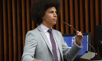 Renato Freitas dispara contra a Alep e relembra de assassinatos a rachadinhas