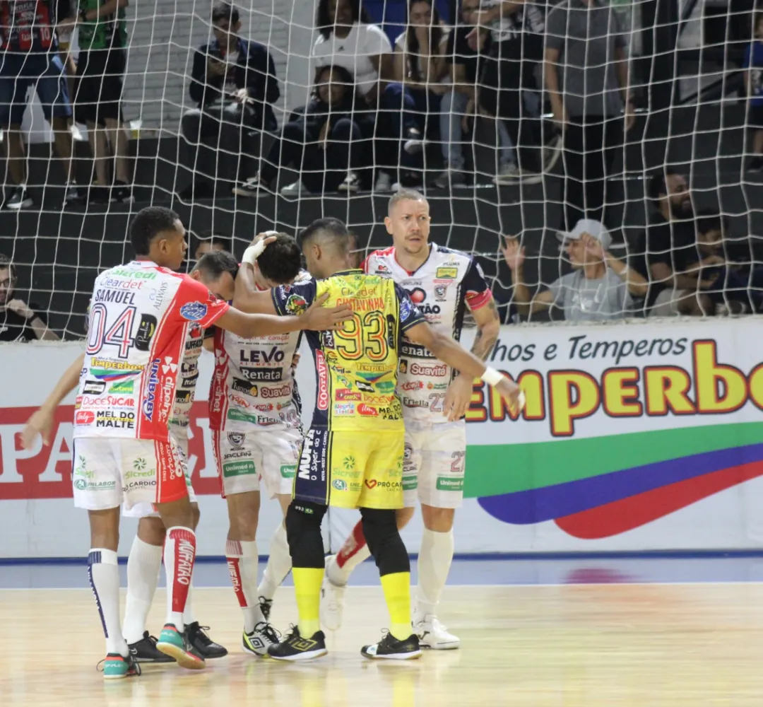 O Cascavel Futsal venceu o Ampére