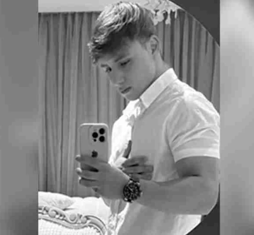Estudante  morre após carro bater em árvore