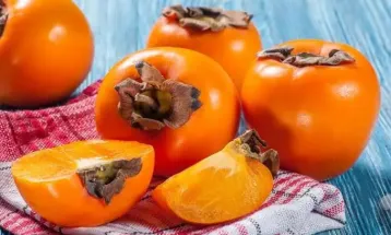 Caqui: Conheça os benefícios da fruta e aprenda receitas de geleia, bolo e pudim