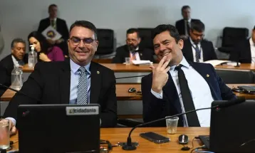 Sergio Moro defende Flávio Bolsonaro em caso de filme financiado por Vorcaro