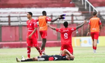 Paranavaí bate Prudentópolis e respira na Segundona