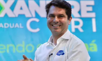 Alexandre Curi aparece competitivo em cenário e ganha espaço em nova pesquisa