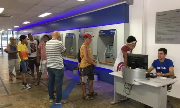 Bancos fecham na Sexta-feira Santa: confira o que abre e o que fecha no feriado de 3 de abril