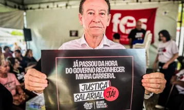 Professor Lemos critica reajuste de 5% e acusa governo de desvalorizar servidores no Paraná