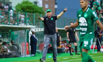 Chapecoense anuncia demissão do técnico Gilmar Dal Pozzo
