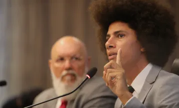 Oitiva de Renato ocorre sob disputa sobre vídeos do caso