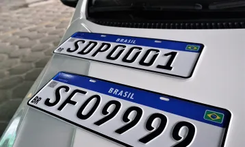 Multa de R$ 293: Quando a placa Mercosul passa a ser obrigatória segundo o Conselho Nacional de Trânsito?