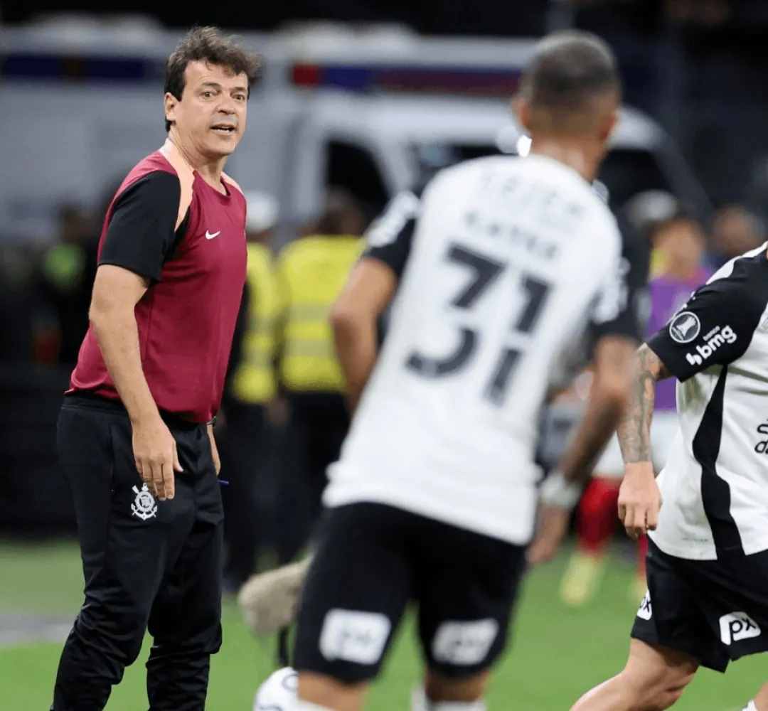 Fernado Diniz está invicto no Timão