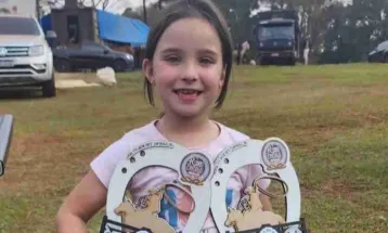 Menina de 9 anos morre após queda de cavalo durante evento em Marquinho