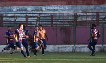 Toledo marca no fim, vence o Paranavaí e se classifica para o mata-mata da Segundona