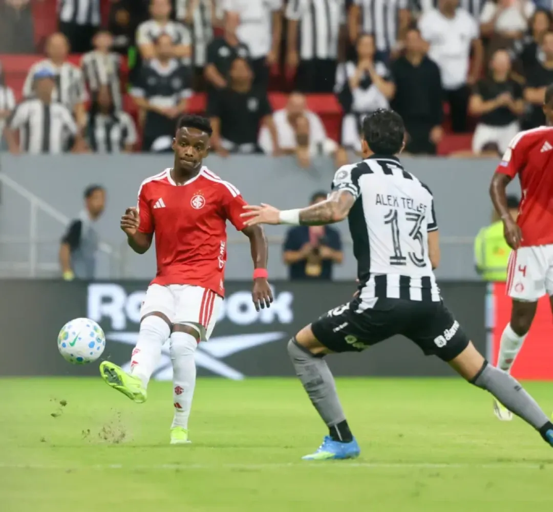Fogão e Colorado empataram em 2 a 2