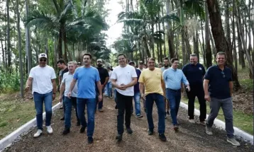 Sábado de bastidores levanta questionamentos sobre relação entre Prefeitos e Governo no Paraná