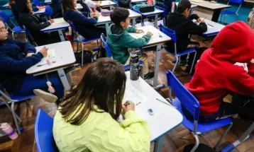 TCE-PR ordena que Secretaria da Educação mude regras de licitação após falhas em compra de livros