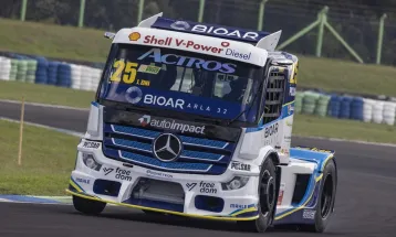 Brutos da Copa Truck no circuito do Autódromo Zilmar Beux neste domingo