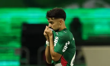 Com gol de Flaco López e volta de Paulinho, Palmeiras e Santos empatam no Brasileirão