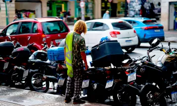 Curitiba pode ter aplicativo para denunciar extorsão de flanelinhas; veja o projeto