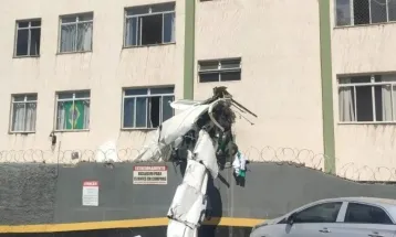 Queda de avião em prédio deixa dois mortos e três feridos graves em Belo Horizonte