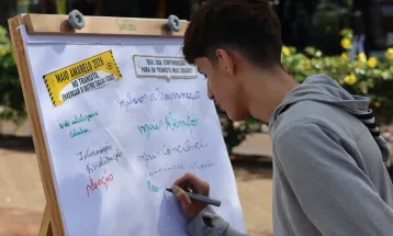 Transitar inicia blitz educativas na Avenida Brasil para o Maio Amarelo em Cascavel